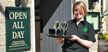 Mere  The Walnut Tree Inn Mere מראה חיצוני תמונה